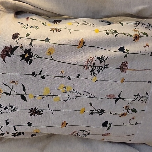 3/$30 Heather Gray Floral Garden Assymetric Fairycore Collar Sweater - Picture 4 of 9